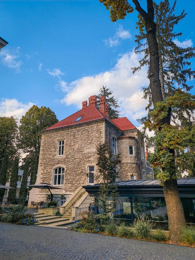 Отель Замок Льва Львов Экстерьер фото