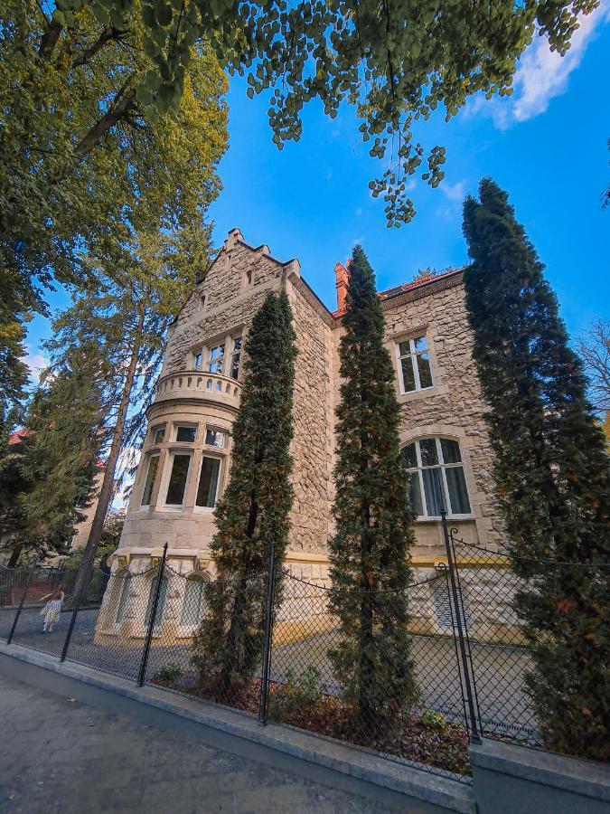 Отель Замок Льва Львов Экстерьер фото